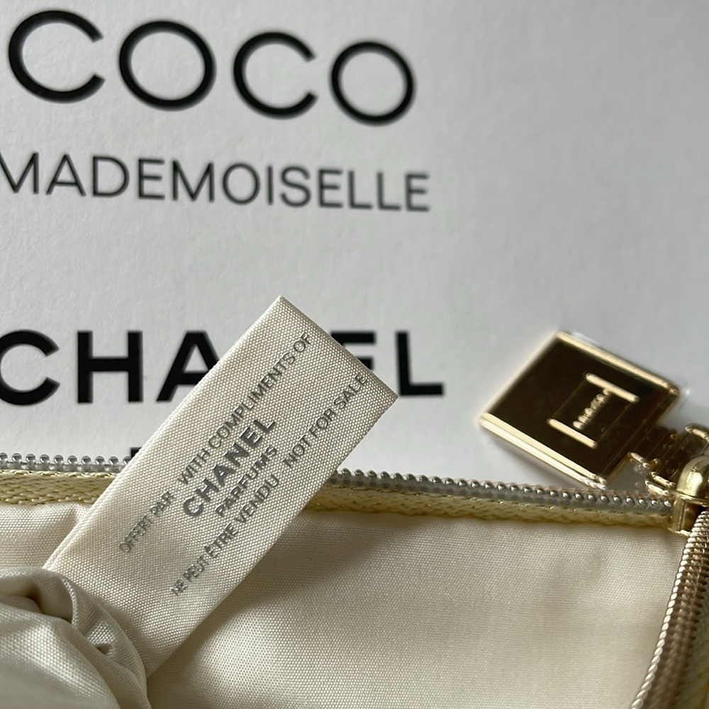 NWOT CHANEL COCO Chanel Sequined Mademoiselle Makeup/Cosmetic Pouch - Picture 4 of 11